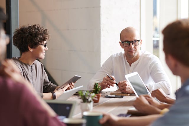 Going Beyond E-commerce: Digitizing Complex Solution Sales advantages